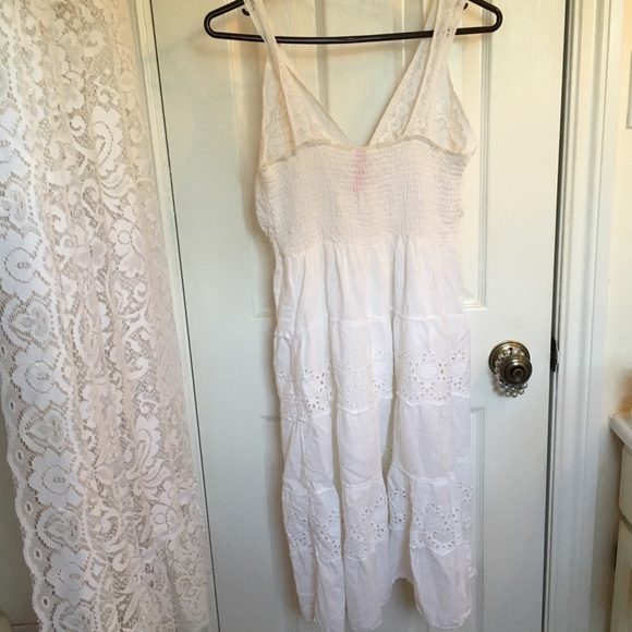 Pink Apple white dress. Size medium - Picture 2 of 4
